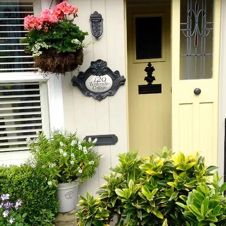 Alojamento de Acomodação e Pequeno-almoço Waterside 4*