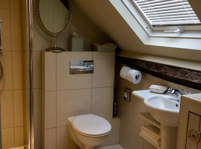 Waterside Bed & Breakfast 4*